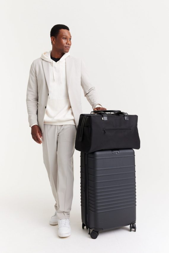 The Commuter Duffle in Black - Image 4