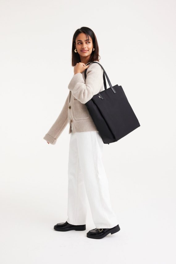 The Commuter Tote in Black - Image 4