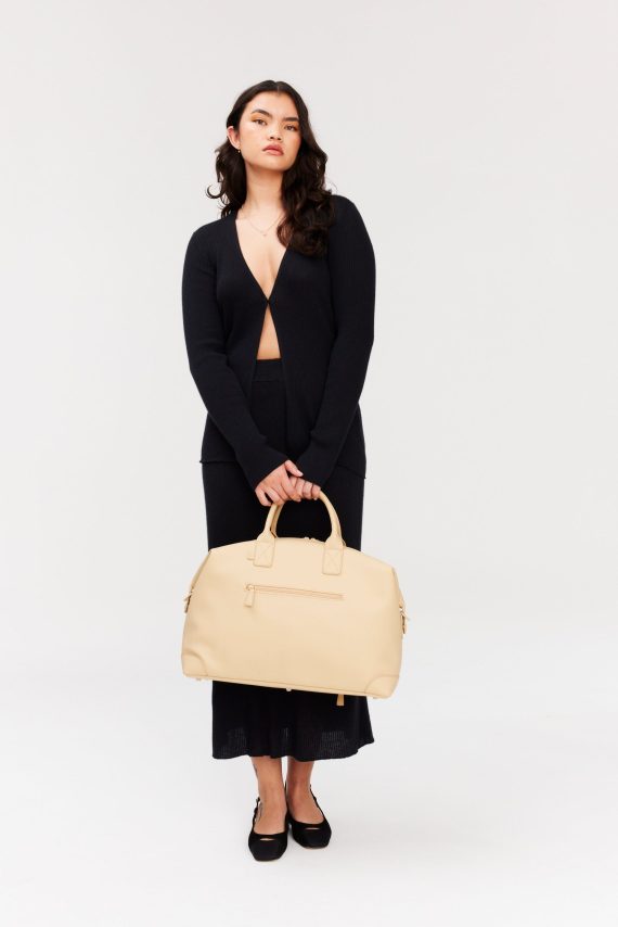 The Premium Duffle in Beige - Image 5