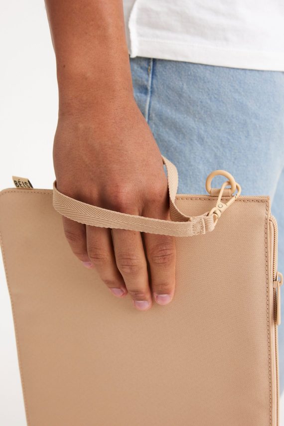 The B??ISics Laptop Pouch in Beige - Image 5