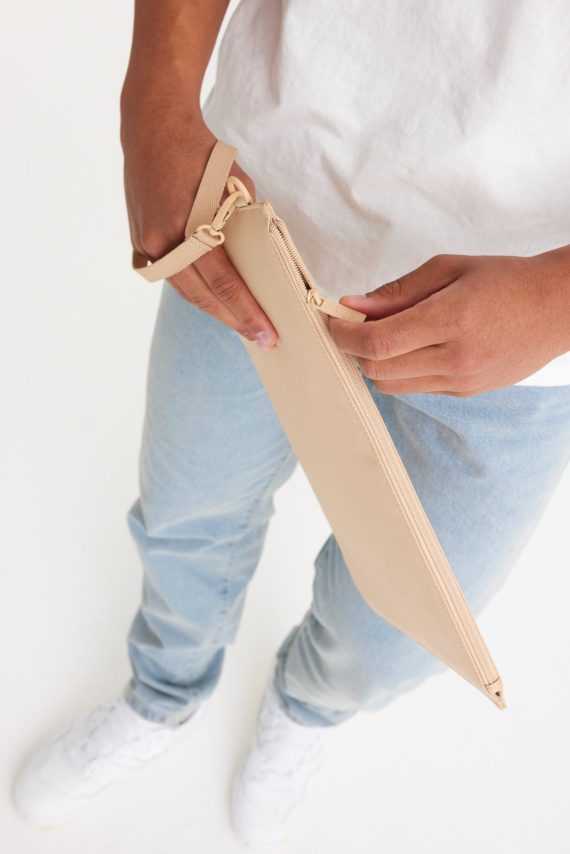 The B??ISics Laptop Pouch in Beige - Image 6